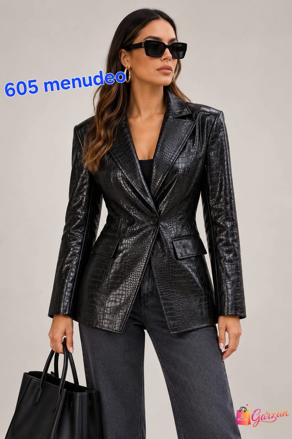 Saco negro tipo cuero, $605 menudeo